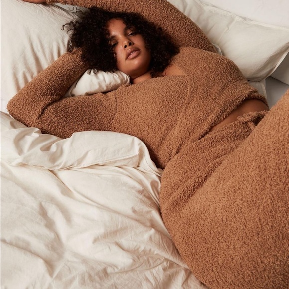 SKIMS cozy knit jogger & wrap top ( sold as a set) - Picture 9 of 12